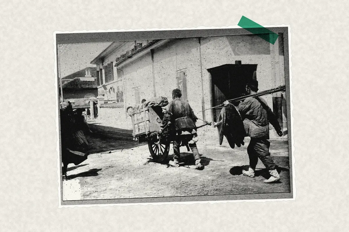 Illustration: A wheelbarrow puller in Shanghai, 1897 (Louis-Jules Dumoulin), from a nineteenth-century photograph (1897), redrawn as a photocopied cutting.