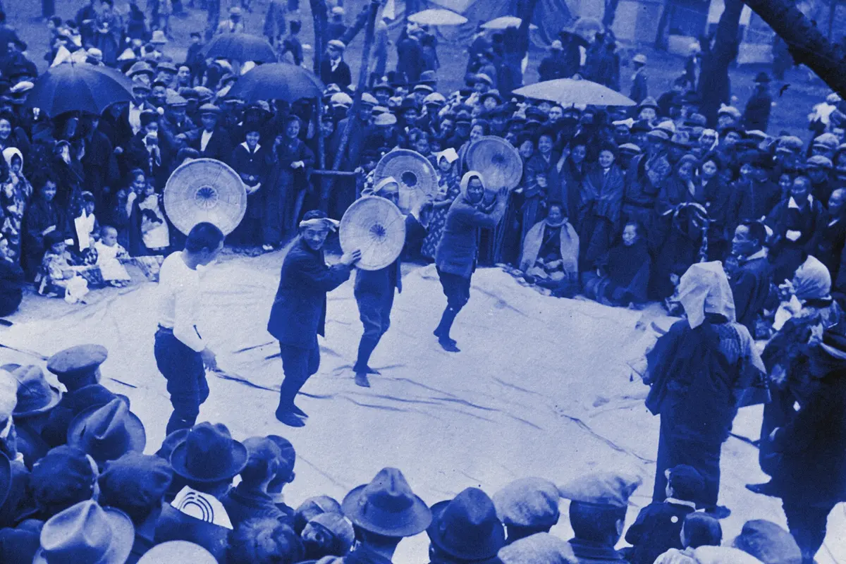 Illustration: Cherry Blossoms, Tokyo - dancing LCCN2014718270, from a period photograph (1925), redrawn as a blue blue pencil duotone.
