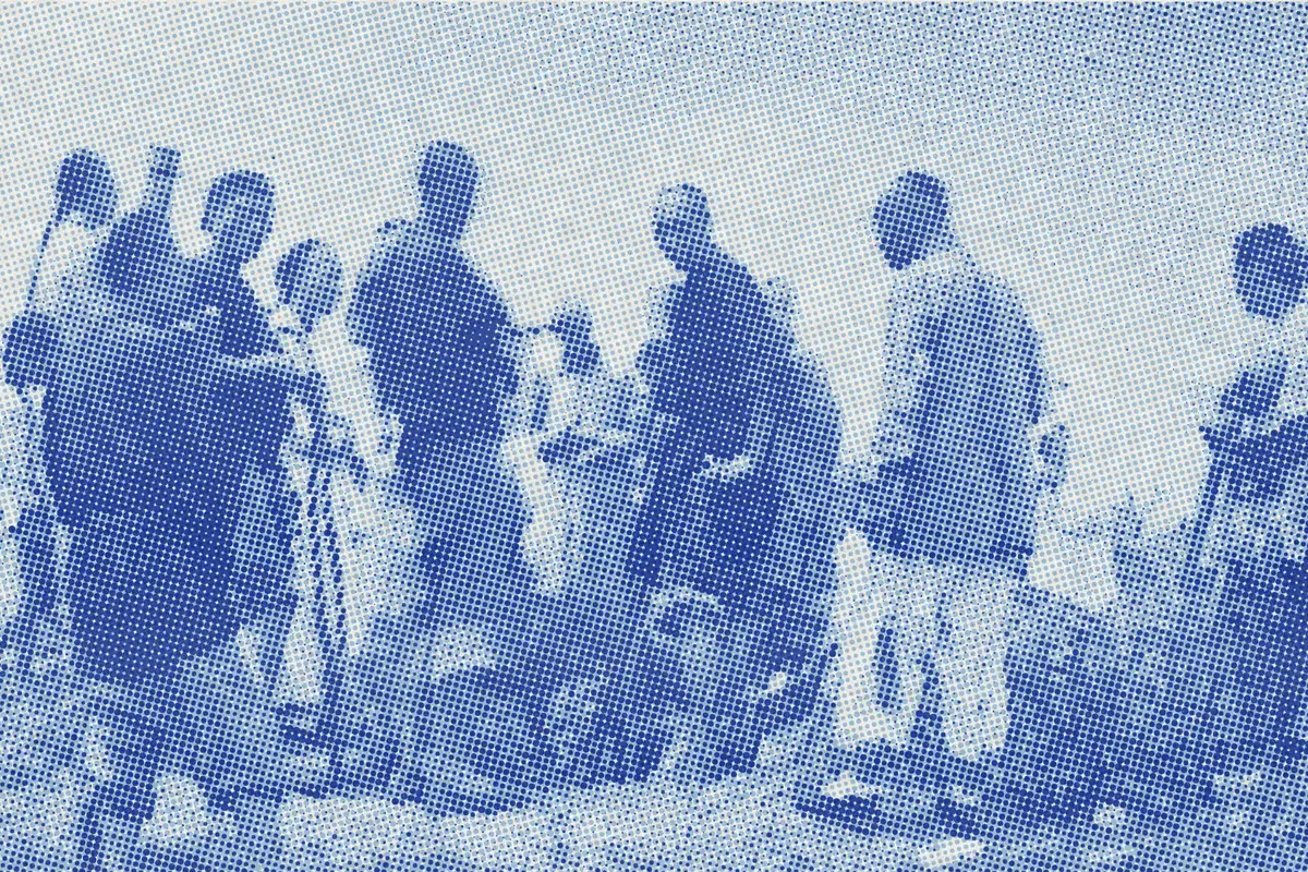 Illustration: Inhumation dans un champ de céréales - A68604X, from a period photograph (1913), redrawn as a sky blue riso plate.